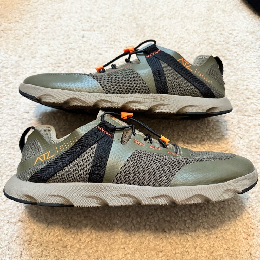 Clarks ATL Coast Rock Trainers Size 10
